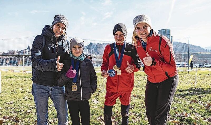 Jenny und Laura Kistler, Damian Filliger und Katja Aregger von der Läuferriege Gettnau brachten am Samstag drei Medaillen mit nach Hause.
