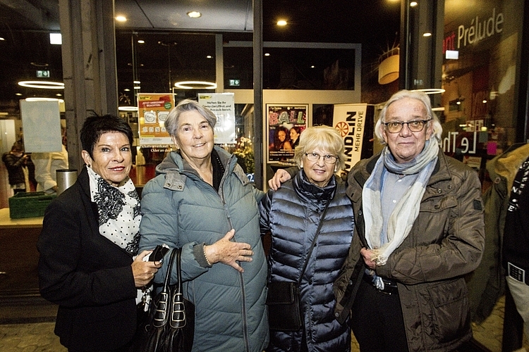 Von links: Monika Bieri, Hedi Jost, Aksel und Fritz Schriber fanden die Musik sensationell und waren von der Handlung begeistert. «Dieses Musical muss man sehen!», meinten sie.
