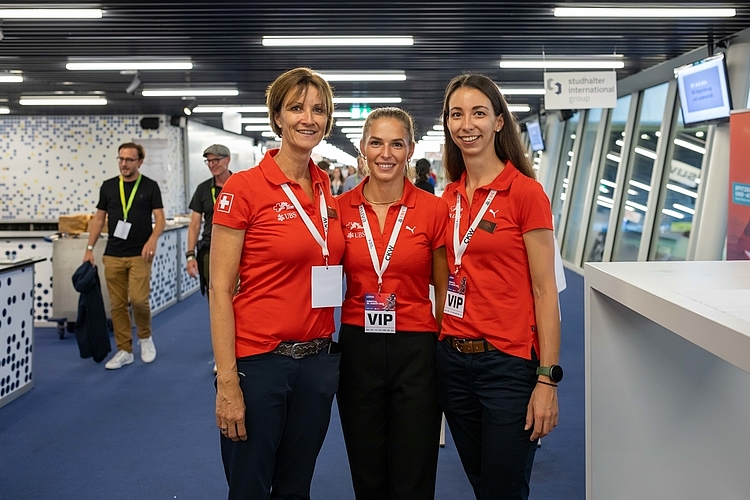 Von links: Christina Kistler, Celine Pfeiffer und Marlis Luginbühl von Swiss Athletics schätzten die Atmosphäre des beliebten Luzerner Sportevents.
