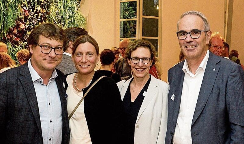 Von links: Marius Fischer, BE Netz AG, Gisela Buob Fischer, Rektorin Kathrin Krammer, Pädagogische Hochschule Luzern, und Stadtpräsident Beat Züsli, Stadt Luzern.