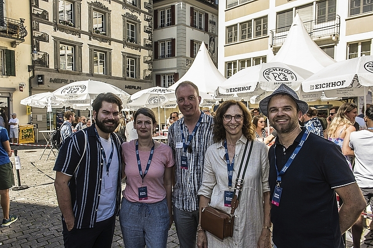 Die Balmer-Etienne AG, Luzern, unterstützte das Stadtfest als Sponsorin. Von links: Pascal Moser, Bettina Müller, CEO Werner Pfäffli, Silvia Muñoz und Stefan Wigger.
