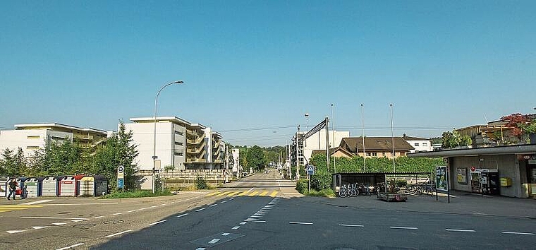 Dank dem Umbau des Bahnhofs sollen die Schliesszeiten der Schranken deutlich reduziert werden können.Bild: Bruno Gisi