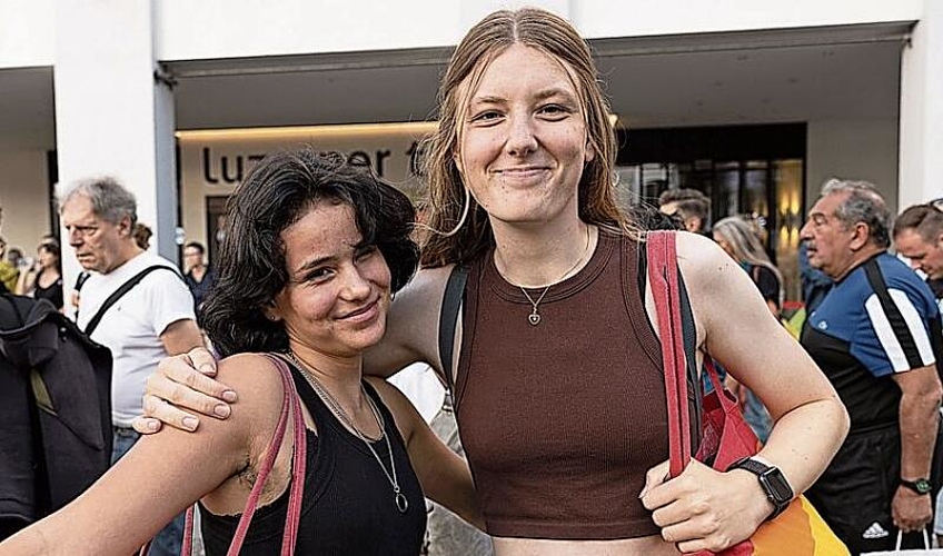 Von links: Julia und Tatjana kamen aus dem Kanton Uri an die Pride Luzern.
