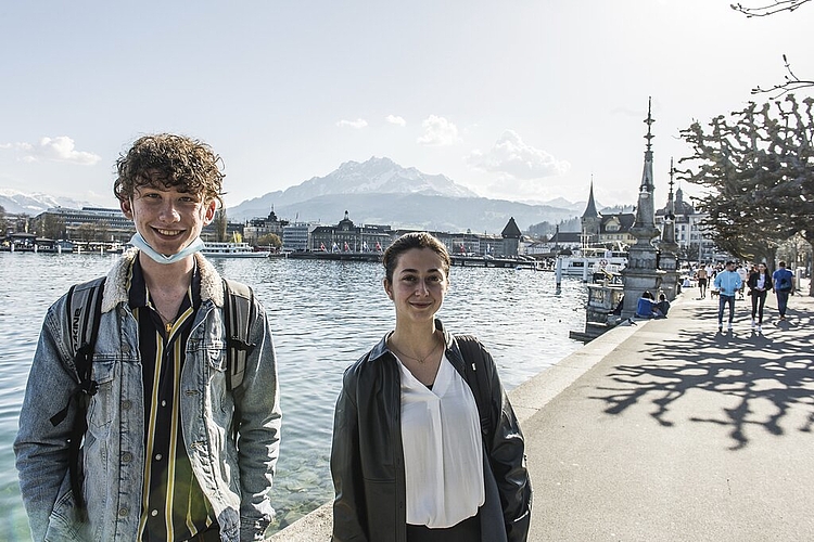 «Der angesagte Biotest in der letzten Schulstunde vor den Ferien war leider kein Aprilscherz», erzählen Noel Stein und Marion Stössel.
