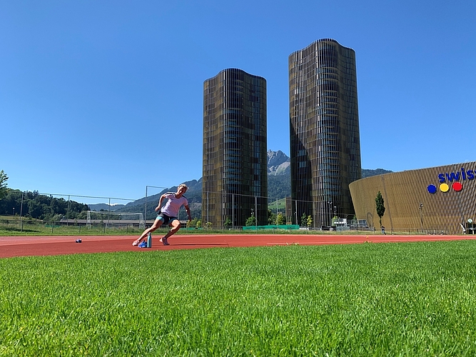 Die internationale Eishockeyspielerin bereitet sich in Luzern auf die neue Saison vor.
