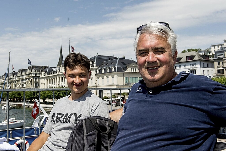 Stefan Knobel (links) und Mauro Ketterer schwimmen Bahnen und lernen neue Leute kennen.
