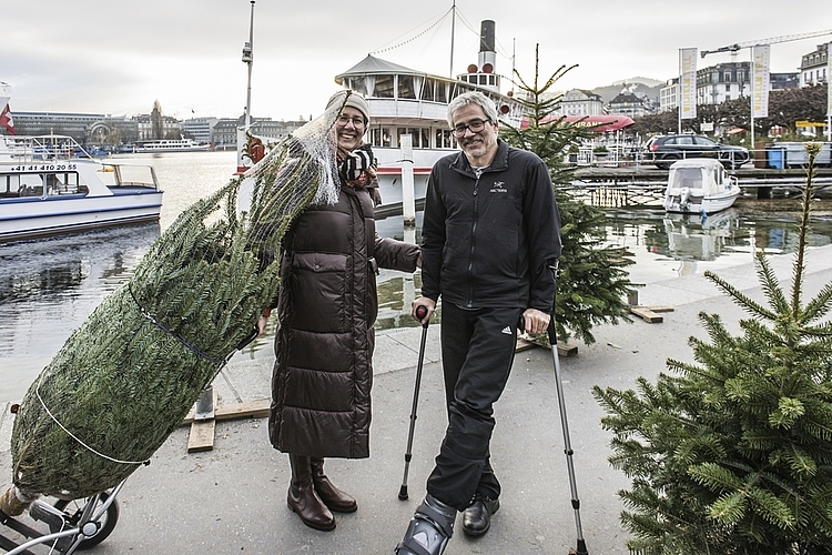 Susanne und Andreas Ambühl hatten einen Baum mit den Kindern zusammen gekauft.
