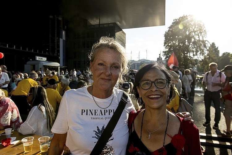 Patrizia Lörtscher (links) und Patricia Zimmermann. «Wir kamen, um das Leben zu feiern, und wollten Bundesrat Berset live sehen», erklärten sie.