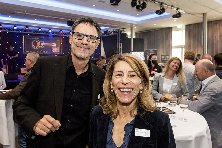 Peter Rüegger, KV Luzern Berufsakademie, und Lucie Heim, Heim Hotelmarketing.
