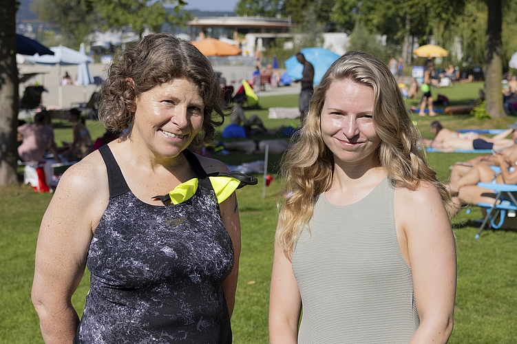 Mutter-Tochter-Schwimmgespann: Ruth Anderhub aus Kriens und Tochter Rebekka aus Luzern kennen den Weg über den See. Sie treten zum fünften Mal an.