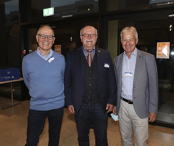 Seppi Birrer, Enrico Ercolani und Ernst Zimmermann (v. l.), das OK des Podiums im Pilatussaal. Sie dürfen auf den grossen Publikumserfolg, trotz strenger Covid-19-Massnahmen, stolz sein.
