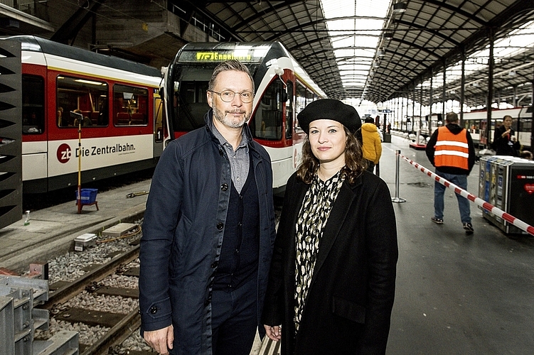 Kreiert wurde die neue Ausstellung zum Durchgangsbahnhof von der Firma Pengland mit Sandra Zürcher, Konzeption, und Michel Troxler, Verantwortlicher Ausstellung. Bilder: Bruno Gisi