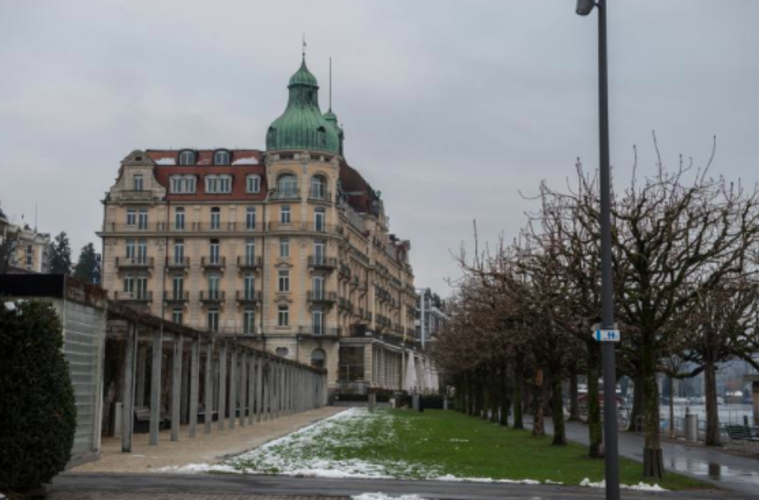 Das renovierte Hotel Palace soll im ersten Quartal eröffnet werden. Bild: D. Wunderli / LZ
