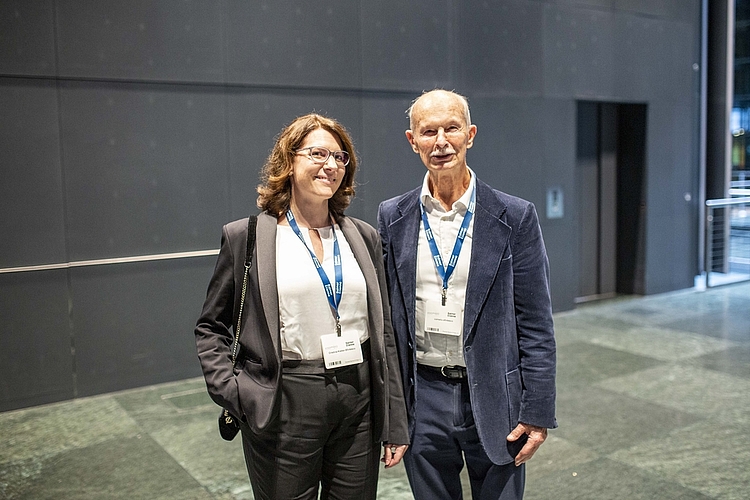 Ehemals Ackermann Versand, nun Schweizer Versandzentrum und Businesspark Aentlebuch: Cristina Kistler-Sfintesco und Corneliu Sfintesco beweisen, wie die nächste Generation parat ist.
