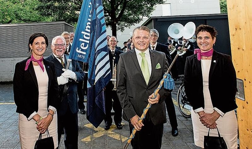 Von links: Feldmusik Kriens mit Jutta Albisser, Hans Fluder, Roger Krüger, Dirigent, und Sabine Haas. Der Verein spielte den neu arrangierten Marsch der Galli-Zunft.
