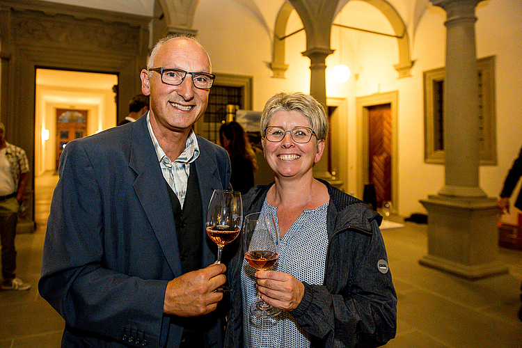 Die Kundennachfrage nach dem Kaiserspan Rosé 2019 sei stetig gestiegen, verraten Andreas Bachmann und Edith Mächler vom Weinbau Kaiserspan, Hitzkirch.
