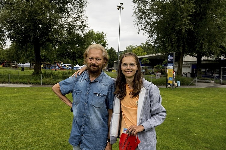 Mit so vielen Leuten zu schwimmen, war für Nikita und David Hirsch eine Premiere.
