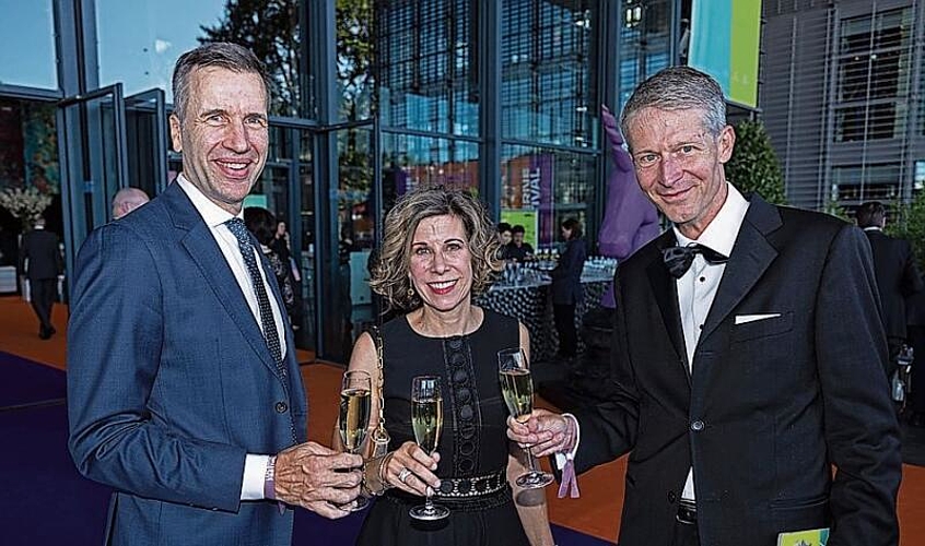 Der Hausherr Philipp Keller (links), CEO des KKL, zusammen mit Ehefrau Nadja und dem Direktor von Lucerne Tourismus, Marcel Perren.
