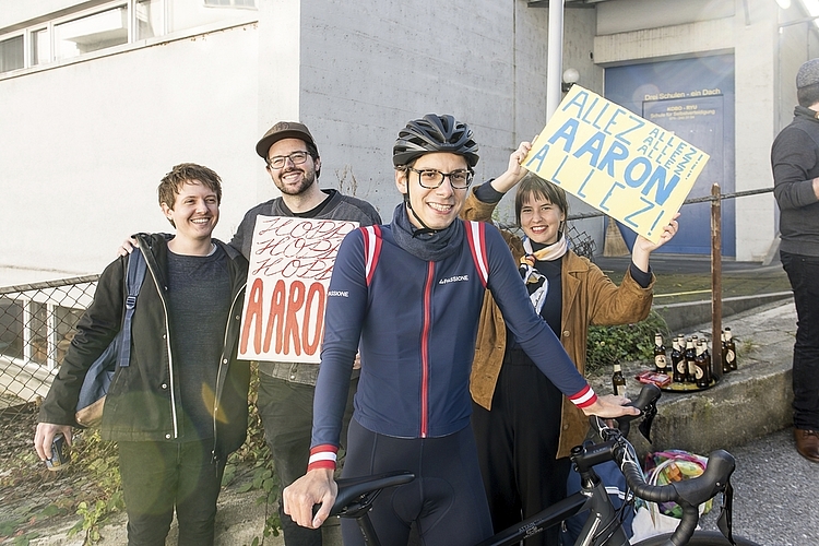 Grosse Unterstützung für Aaron Mosimann (im Vordergrund) gab’s von Kevin Schneeberger (links), Stefan Zeier und Lara Küenzi (rechts).
