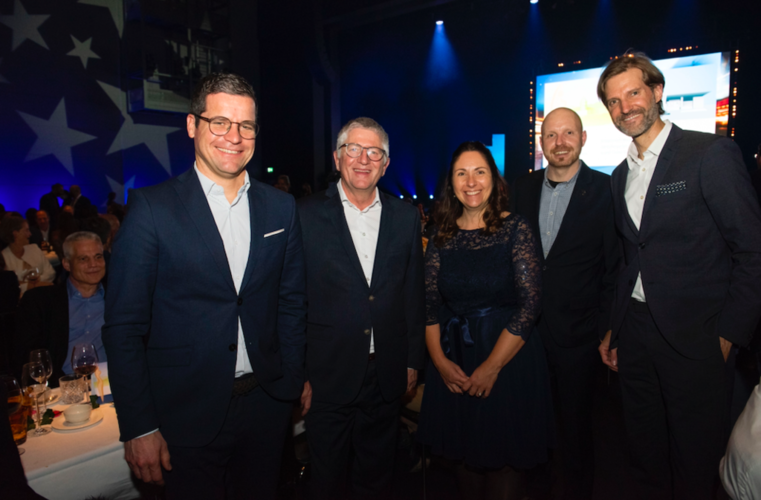 Die Pilatus-Bahnen gewannen 2011 einen Award. Die Geschäftsleitung (v.l.): David Küng, CEO Godi Koch, Sandra Theiler, Patrick Blaser und Tobias Thut.
