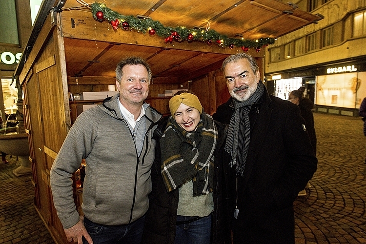 Organisiert wurde die Illumination vom Verein Weihnachtsbeleuchtung Luzern mit André Bachmann (l.), Präsident, Alexander Gonzalez, Geschäftsführer und Désirée Amberg.
