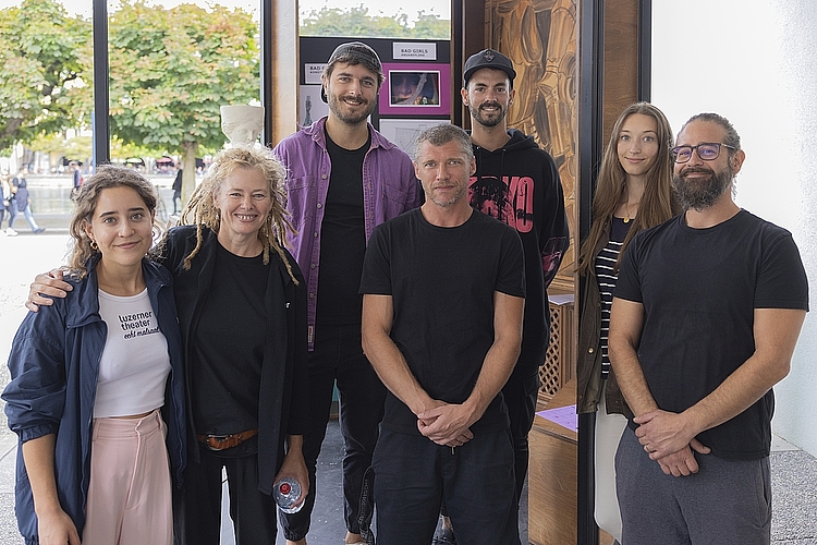 Von links: Leyla, Manu, Vinzent, Dave, Mischa, Fernanda und Vincenzo, das Werkstattteam des Luzerner Theaters.
