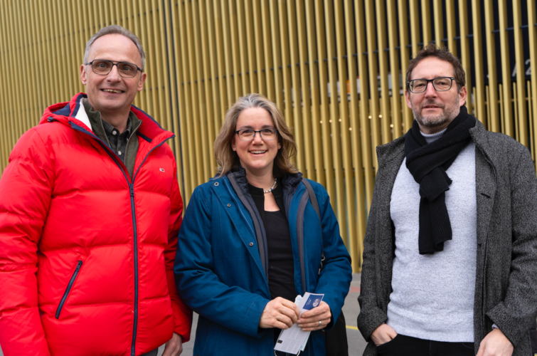 Von links: Urs Arnold, Katja Felder und Andreas Hegglin drückten dem FCL die Daumen.