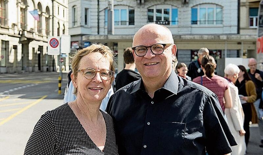 Laura Grüter und Stephan Bachmann: Als Präsidentin des Fördervereins Bourbaki wollte sie live an der Quartierführung teilnehmen.
