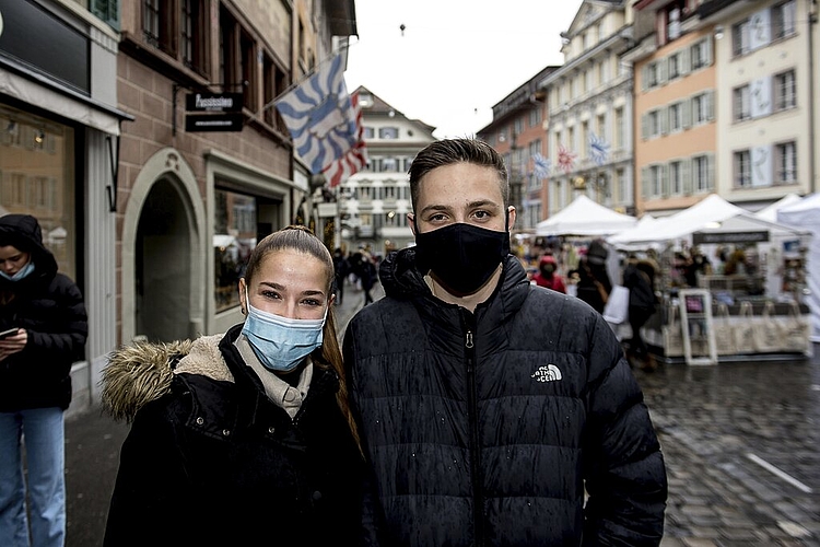 Sina Berli und Marvin Richner wünschen sich, an Weihnachten mit der Familie zusammen zu sein.
