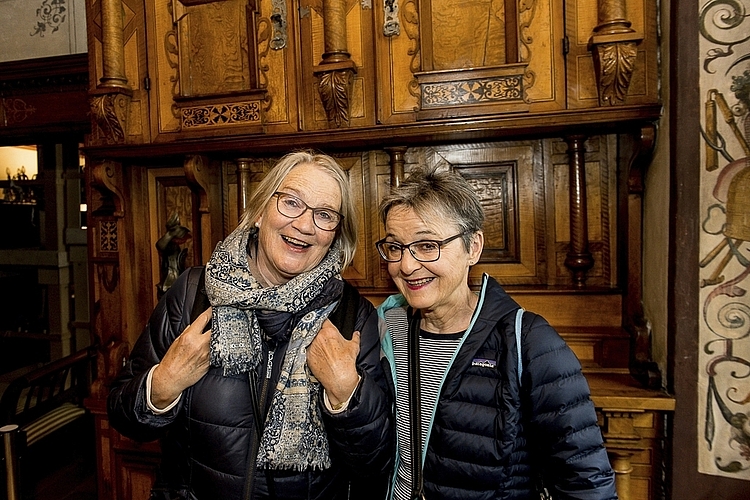 Die beiden ehemaligen Luzerner Stadtführerinnen Yvonne Bieder (l.) und Gabriele Weiherich waren beeindruckt von der Kombination von Alt und Neu.
