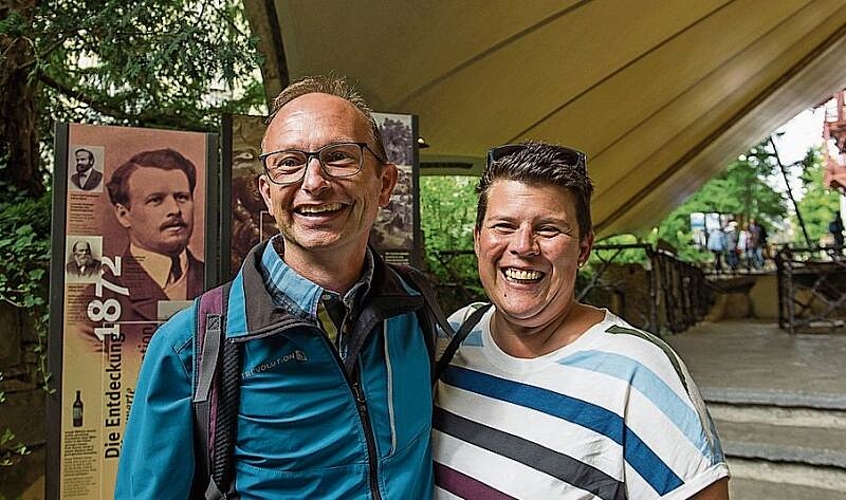 Roland und Claudia Häcki wollten die neue Felsenwelt erleben und hofften, im Spiegellabyrinth den Ausgang wiederzufinden.
