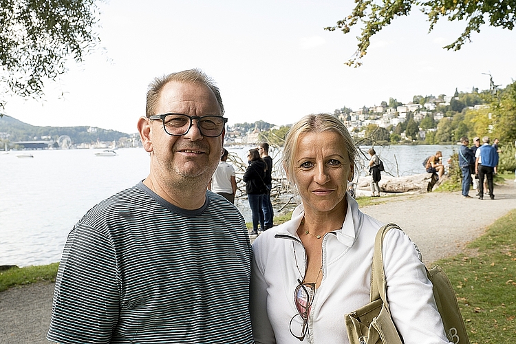 Fredi und Svetlana Bürgisser können sich noch gut daran erinnern, als die Patrouille Suisse am Altstadtfest über Luzern flog.