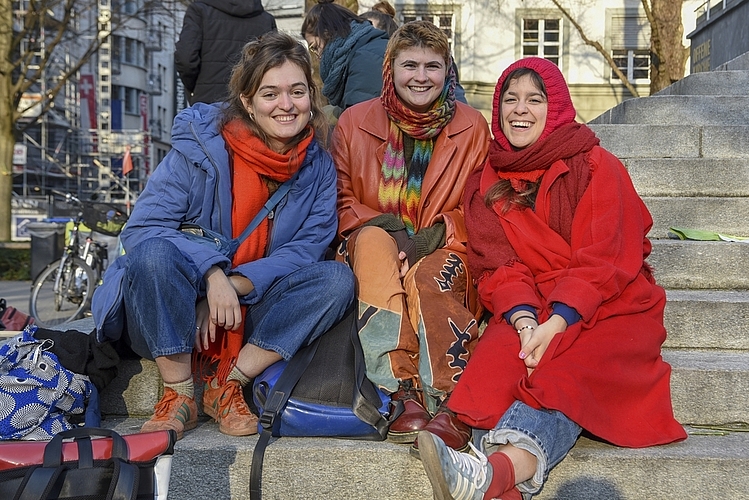 «Politische Ereignisse in Luzern müssen unterstützt werden, und es ist wichtig, dass wir Präsenz zeigen», finden (von links) Mia Bodenmüller, Delia Perrez und Ljubia Kohlbrenner. 
