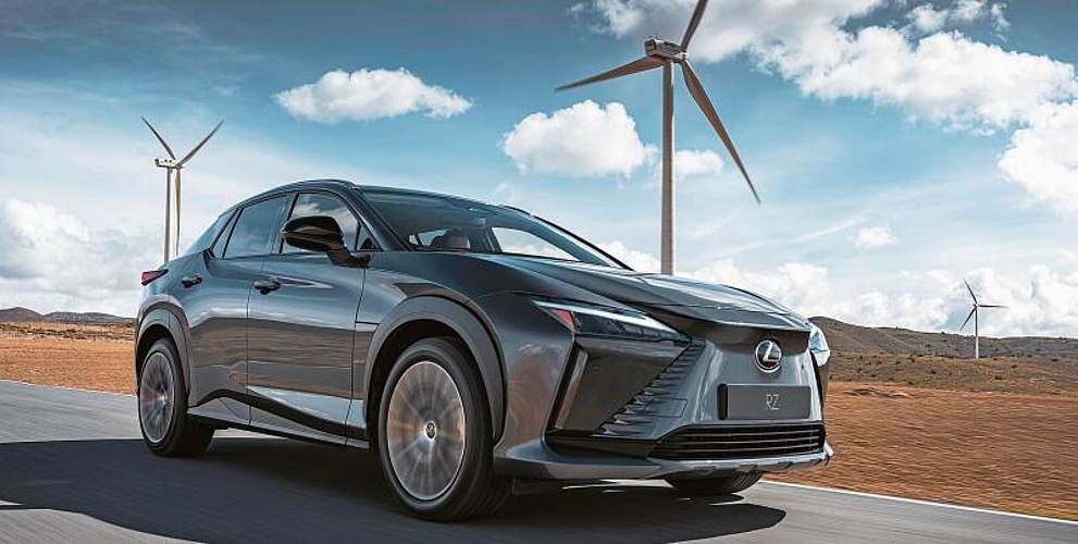 Der neue Lexus soll 18 kWh/100 Kilometer verbrauchen und eine Reichweite von 400 Kilometern haben. Bilder: PD