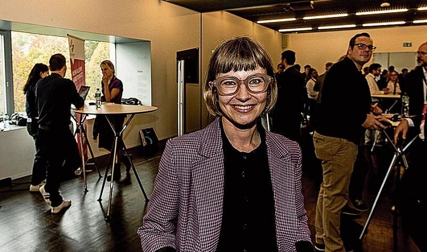 Fabienne Mathis, Projektleiterin «Digitale Bühne», Kleintheater Luzern. Theater ist der ideale Ort, mit Technologien jeglicher Art spielerisch in Aktion zu treten.
