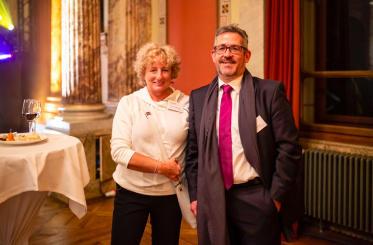 Für die Nidwaldner Landrätin Lilian Lauterburg und den Nidwaldner Landratspräsidenten Stefan Bosshard passte das vorgetragene Pralinenzitat aus «Forrest Gump» zur aktuellen Zeit.
