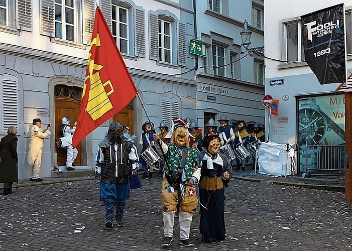 8.30 Uhr: Abmarsch des Fritschi-Zugs, der im Laufe des Morgens an vier Stationen Halt macht – dieses Jahr erstmals bei der jubilierenden SNG.
