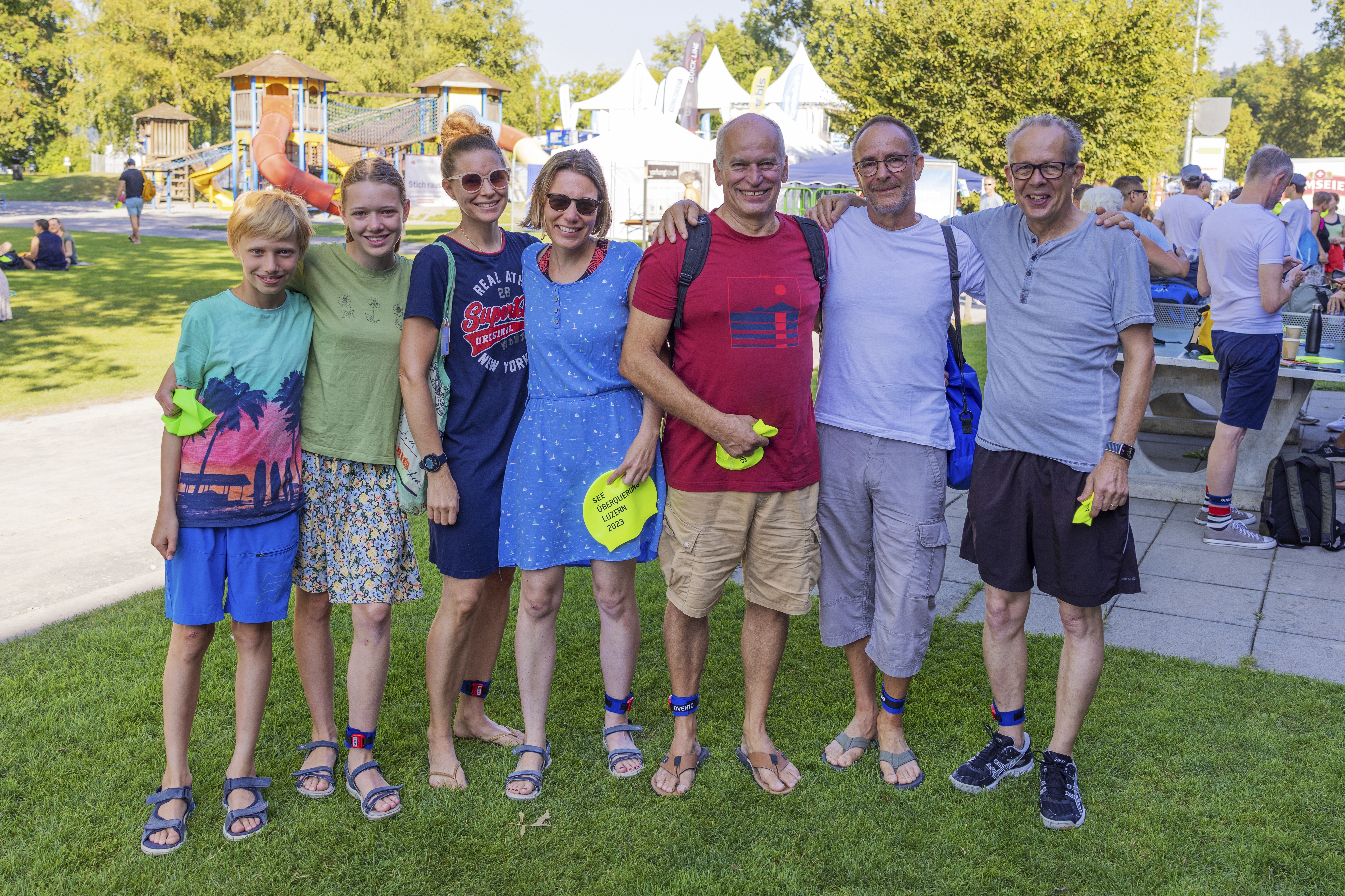 V. l.: Theo und Anja Niederberger, Sonja Caamaño, Manuela Niederberger, Paul Zumbühl, Markus Schüepp und Peter Meuli treffen sich zum Familien- und Freunde-Event.
