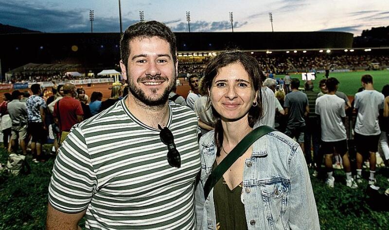 David Finken und Joséphine Chamoulaud sind beim Abendspaziergang zufällig am Event auf der Allmend vorbeigekommen.