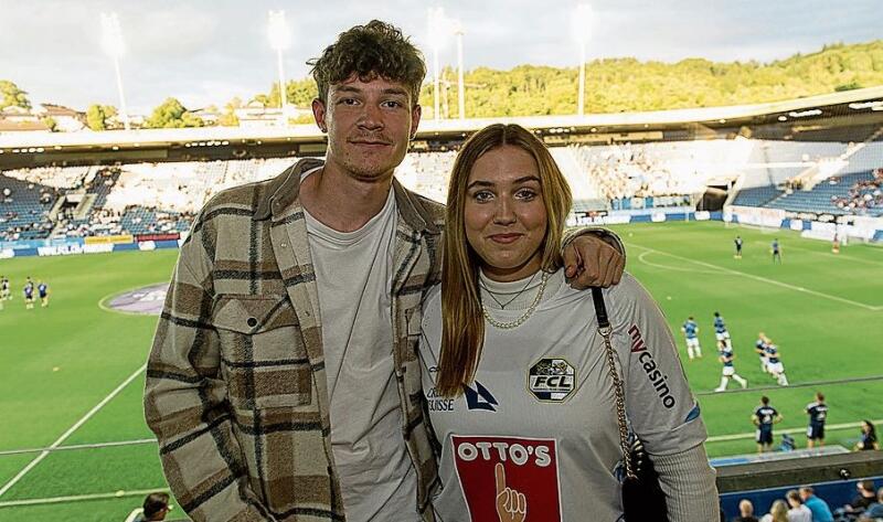 Noah und Alessia Frick unterstützten ihren Vater Mario (FCL-Trainer) und sind verliebt in die Luzerner Fans.