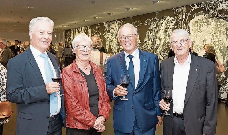 V. l.: Prof. Dr. Bruno Staffelbach, Rektor der Universität Luzern, alt Nationalrätin Rosmarie Dormann CVP, alt Bundesrat Adolf Ogi, SVP, und Edwin Rudolf.