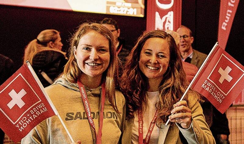 Von links: Jana Wigger, Salomon, und Nicole Wigger fanden es eine Superorganisation, eine gute Stimmung – sie sind motiviert, sich nächstes Jahr für den Halbmarathon anzumelden.