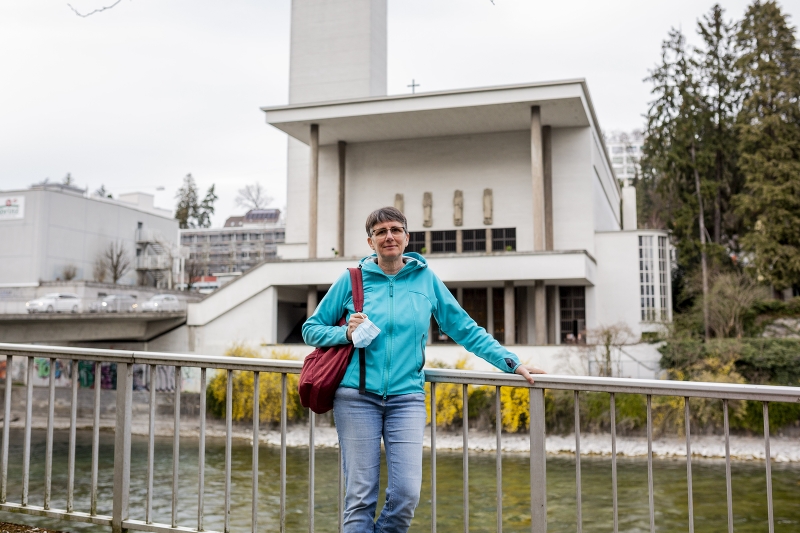 Isabelle Bally trägt im Namen der Quartierarbeit der Pfarrei St. Karli ihren Teil zur Durchmischung der Quartiere bei – etwa durch das Riverside-Quartierfest.
