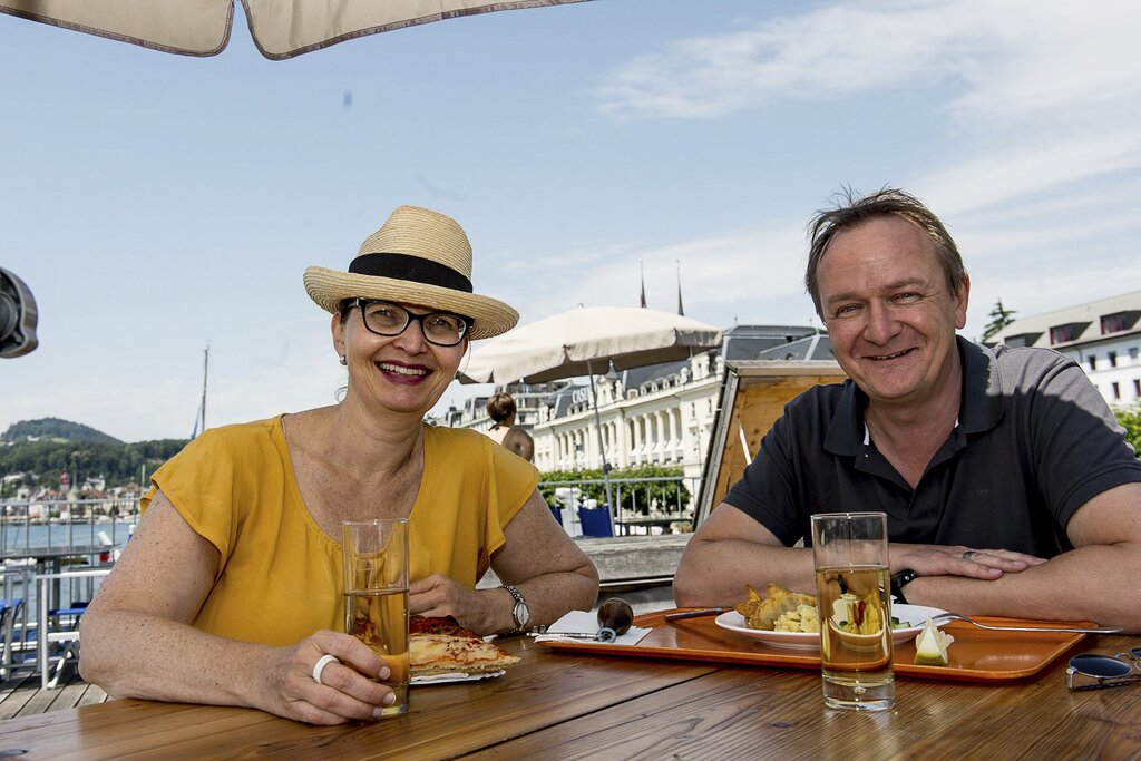 Anstatt die Ferien auf Mykonos zu verbringen, waren Selina und Michael Andres in Meran und jetzt im Seebad.
