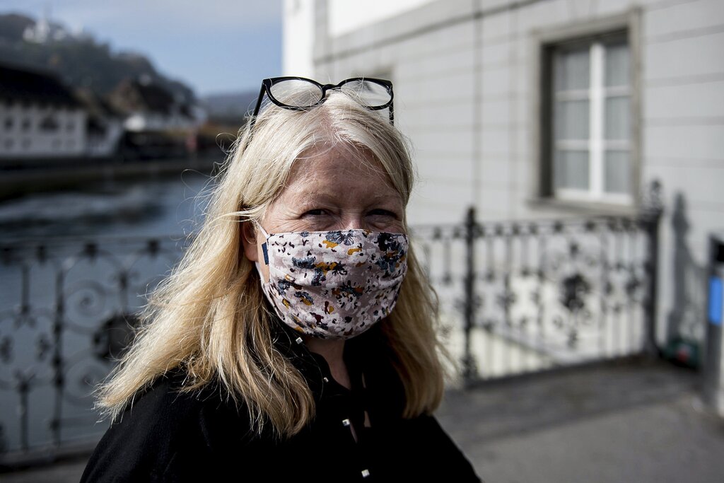 Die Maske von Susanne Frick hat ihr Chef vor zwei Monaten als Begrüssungsgeschenk zum Stellenantritt überreicht.