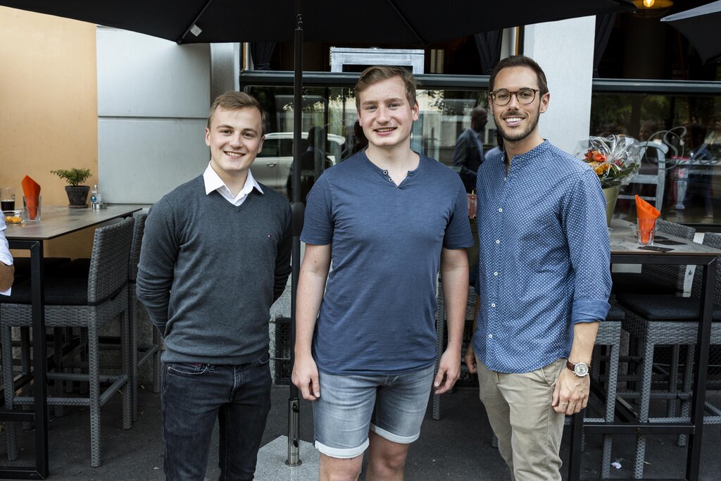 Philipp Schmid, Vize-, und Lukas Blaser, Präsident der Jungfreisinnigen Stadt, und Daniel Stadelmann, Junge CVP, betonen den Zusammenhalt der bürgerlichen Jungparteien während des Wahlkampfes.
