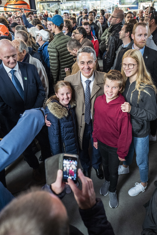 Selten gibt es ein Staatsoberhaupt so zum «Anfassen» wie Ignazio Cassis. Bild: Patrick Hürlimann/«Luzerner Zeitung»