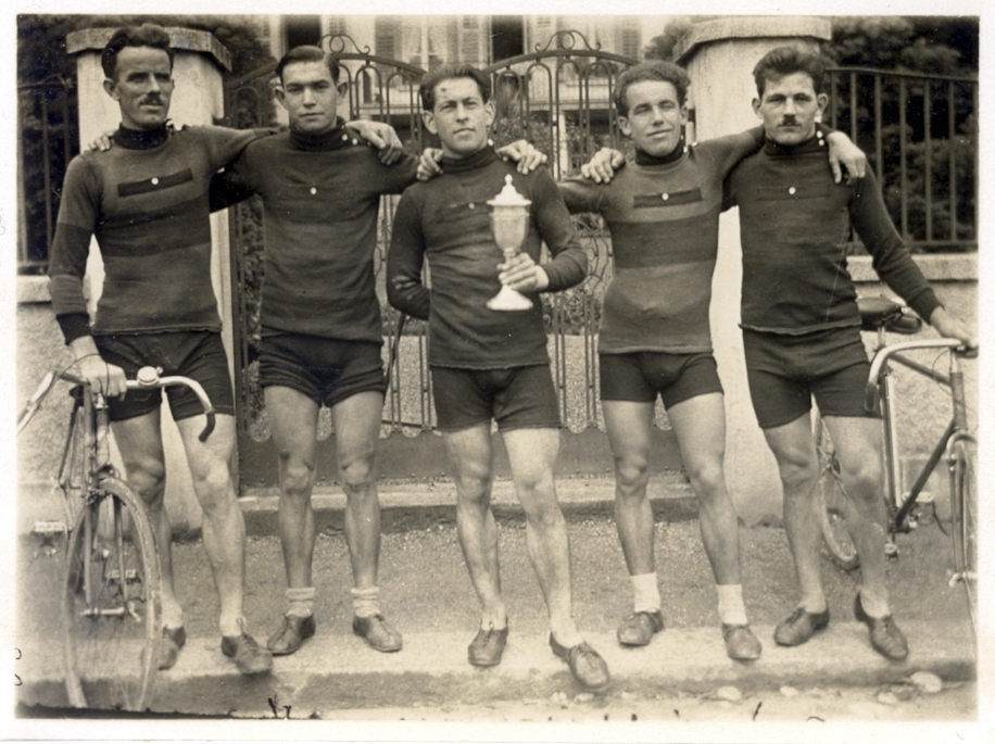 Die jährlichen Klubrennen waren früher das Hauptereignis des Vereinslebens. Auf diesem Bild ist eine Krienser Rennmannschaft im Jahr 1927 zu sehen. Bild: ZVG