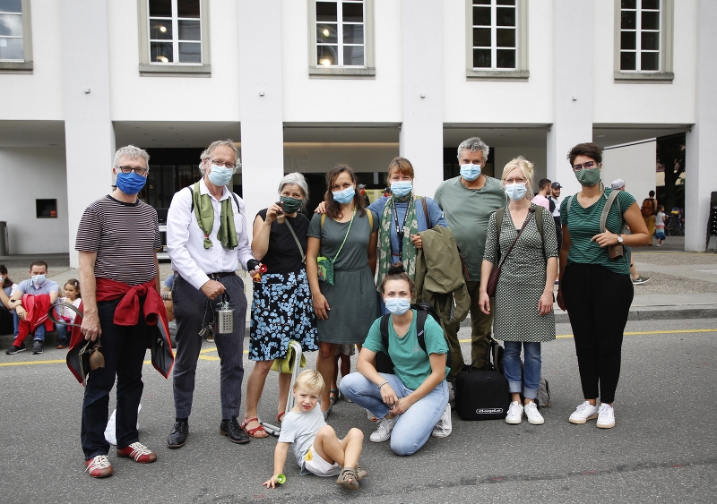 Stephan, Viktor, Ruth, Irene, Pia, Albin, Kristina und Shirin (v. l.) vom «Kulturhof Hinter-Musegg» können endlich wieder auftreten. 
