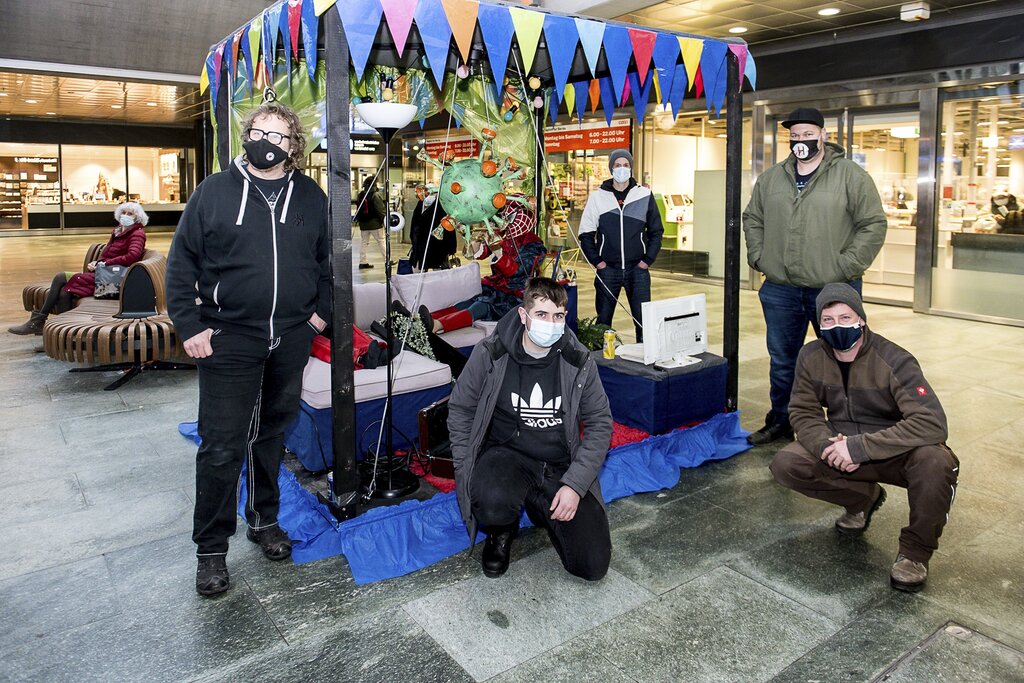 Sven Bühler, Dominik Wicki, Roni Sidler, Lars Bühler und Julian Wetterwald (v. l.) von den Rümliggeischter Schwarzenberg sind an den letzten Arbeiten.
